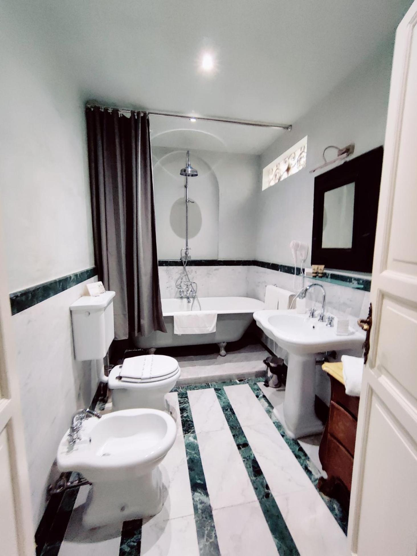 B&B "La Bottega D'Arte" Carrara Bagian luar foto