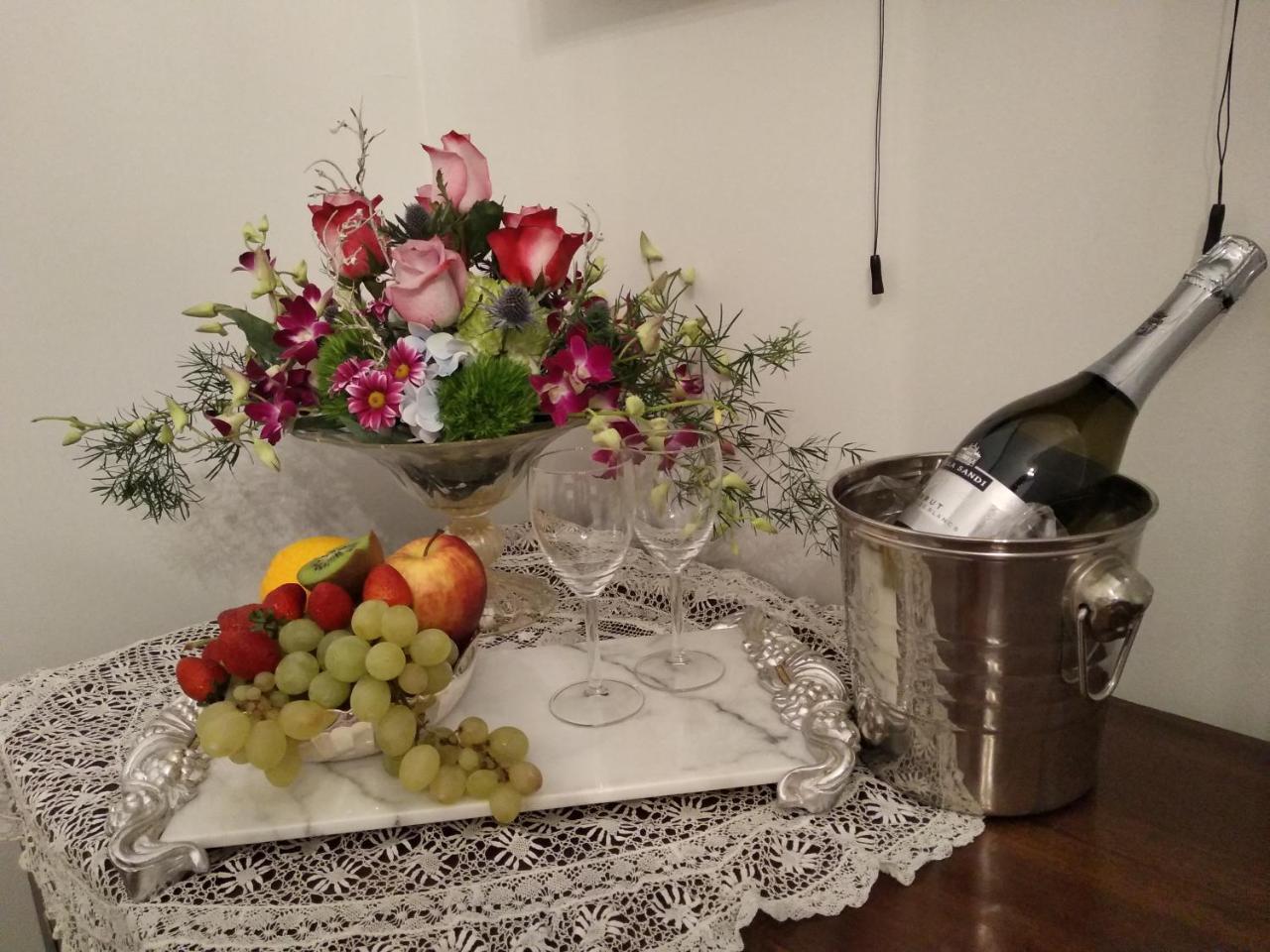 B&B "La Bottega D'Arte" Carrara Bagian luar foto