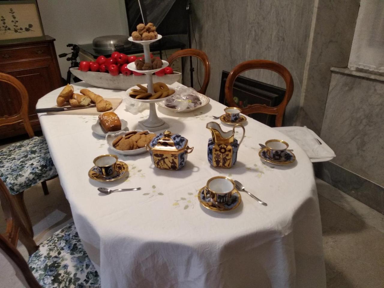 B&B "La Bottega D'Arte" Carrara Bagian luar foto