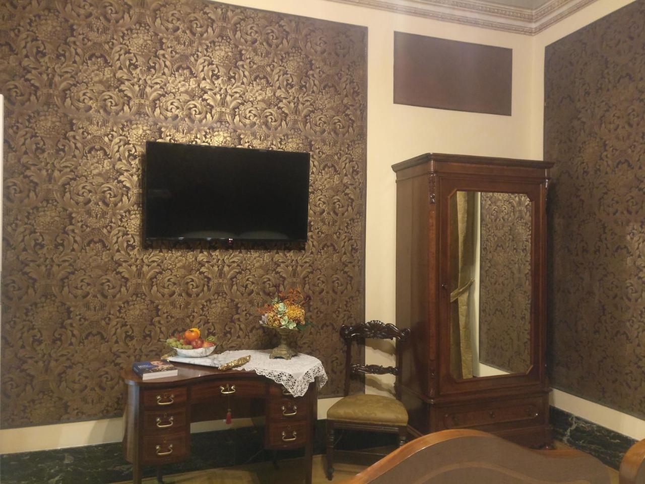 B&B "La Bottega D'Arte" Carrara Bagian luar foto